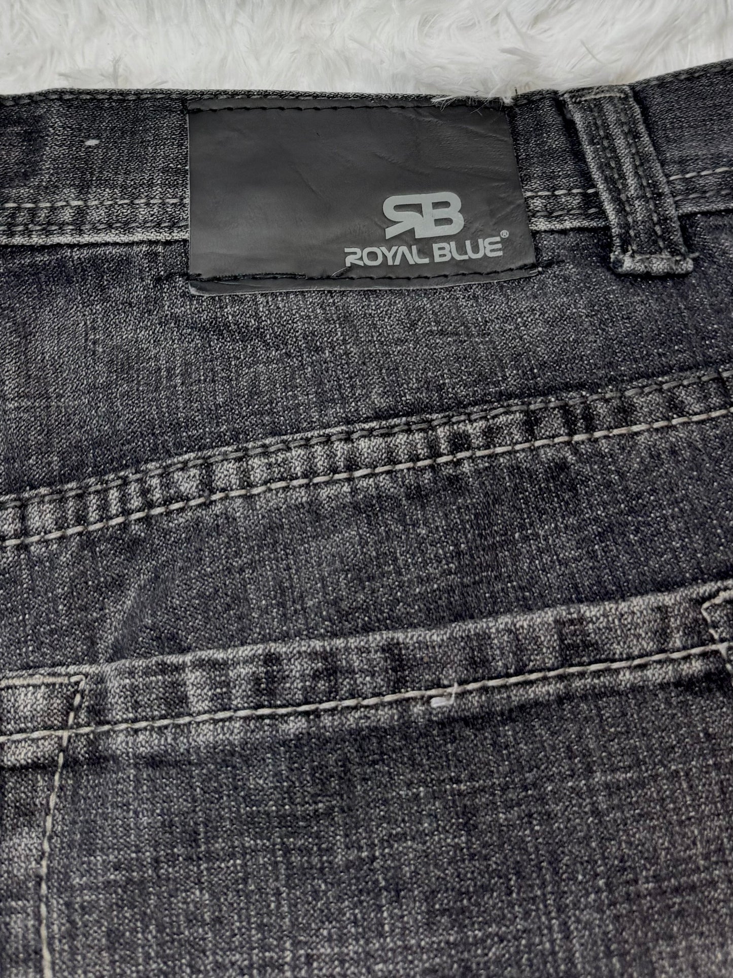 Jean Royal Blue “Jeans Division” gris délavé – coupe droite vintage (Taille FR 48)