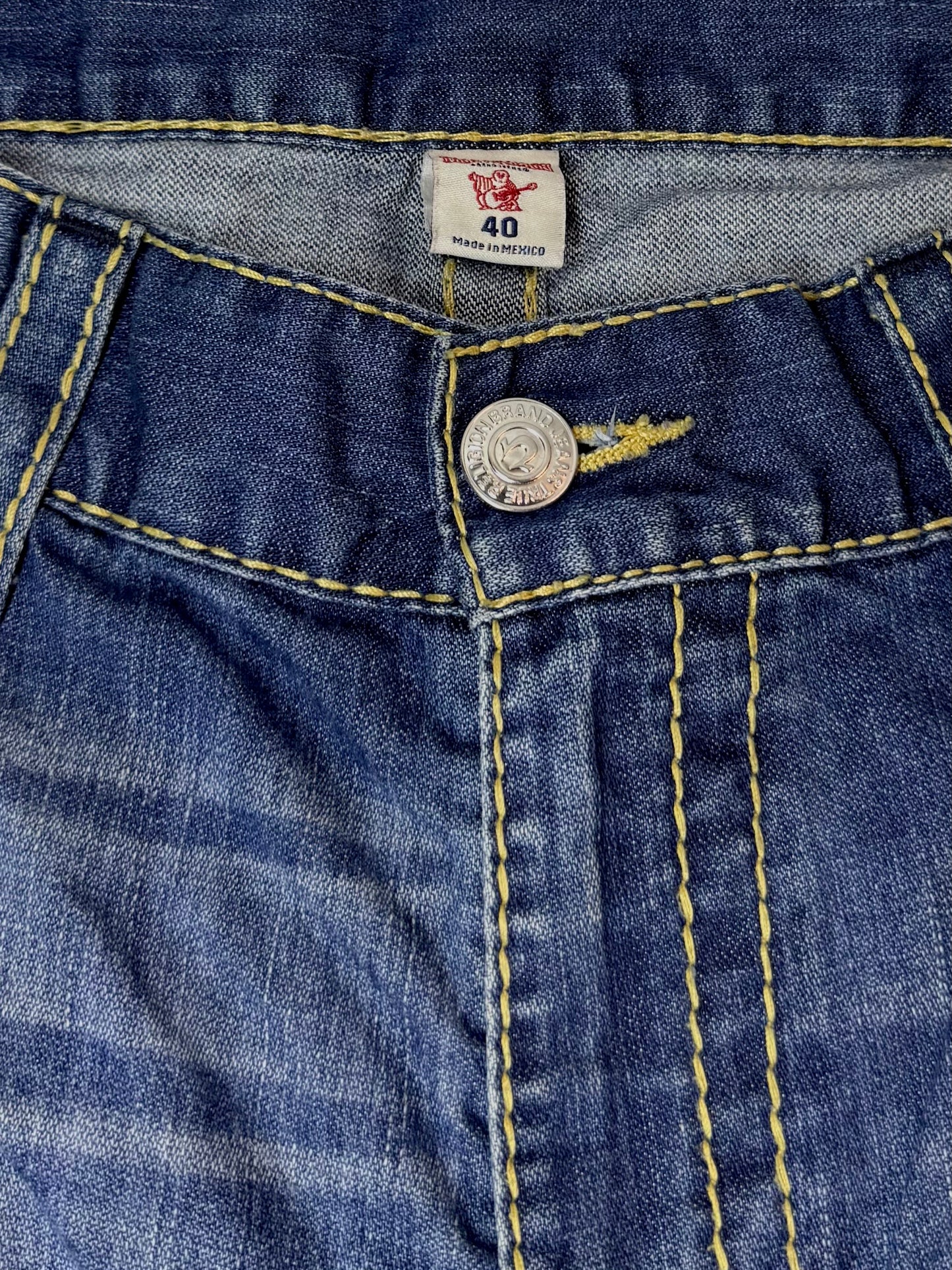 Jean True Religion “Section Slim” bleu moyen – made in Mexico (Taille FR 50)