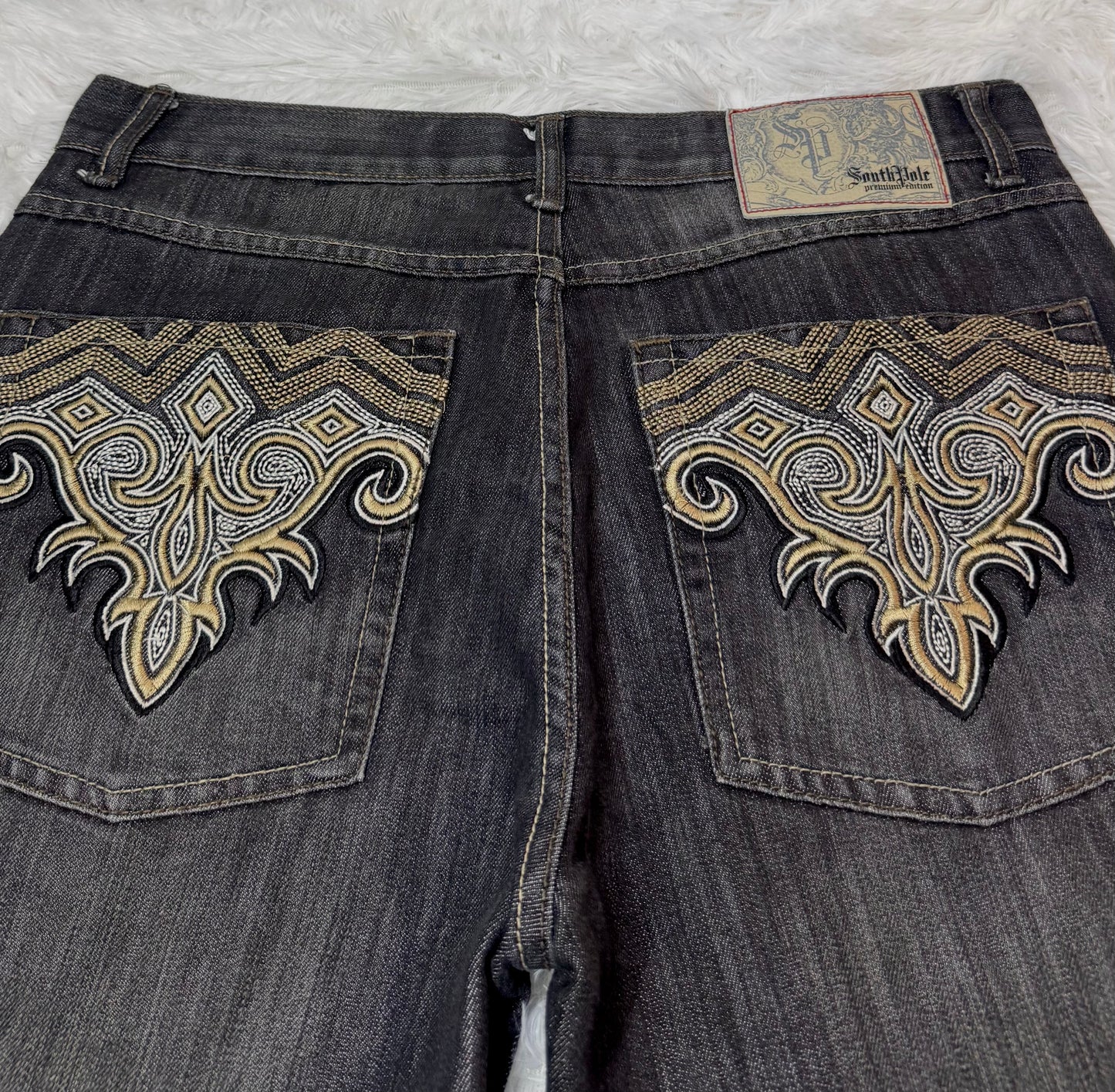 Jean Southpole Premium – Broderies Gold / Coupe Large Vintage Y2K - Taille FR 44