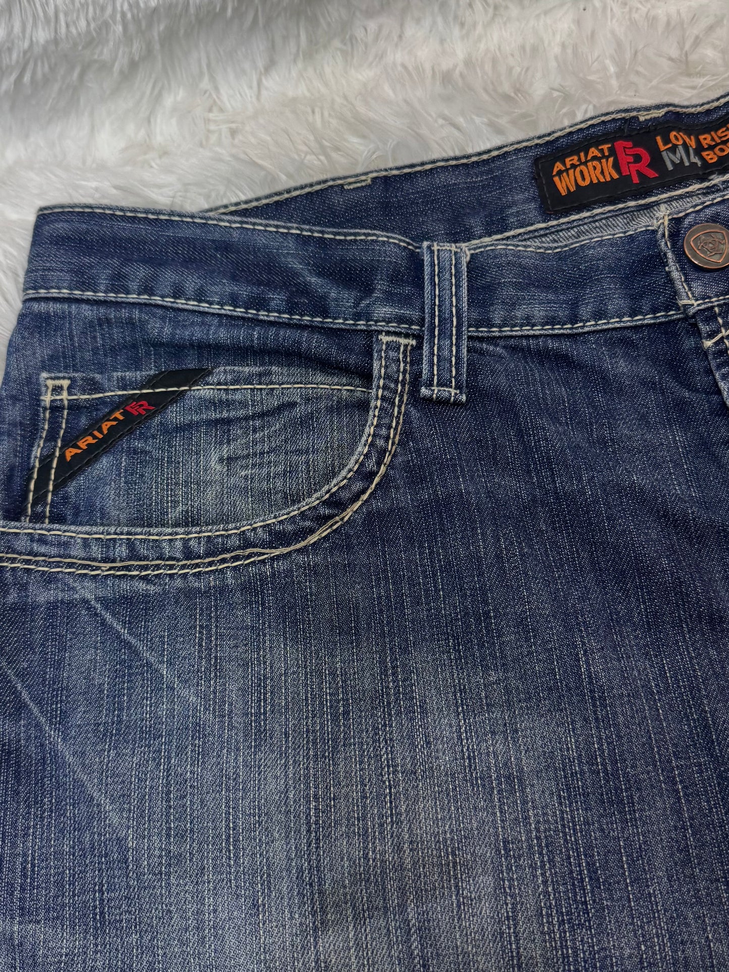 Jean Ariat FR Work M4 – Bootcut Low Rise / Délavage Bleu Usé Taille FR 48