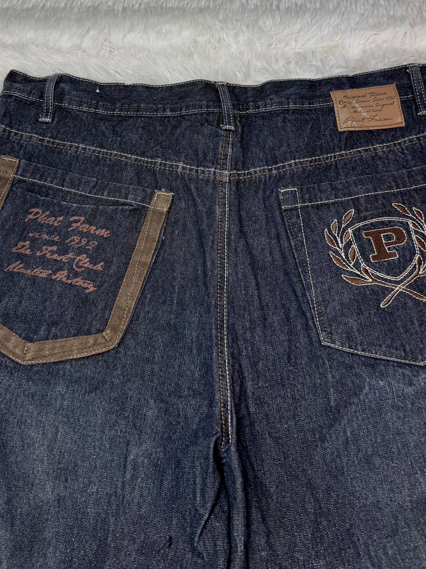 Jean Phat Farm – Brodé P Crest / Denim Brut Vintage - Taille FR 50